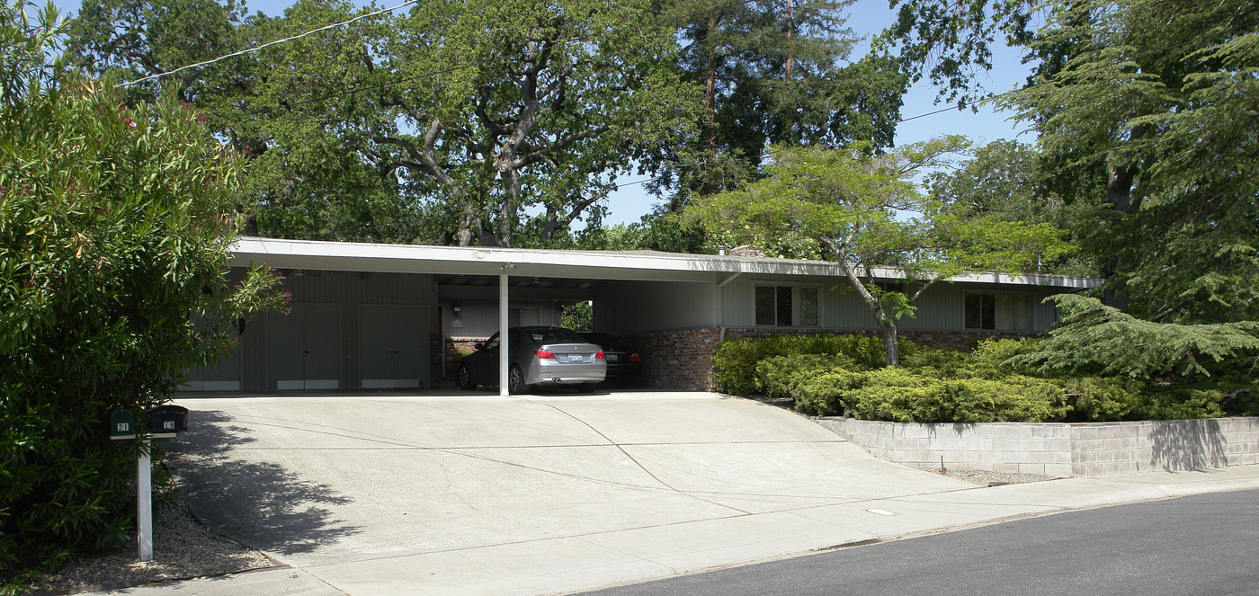 19-21 Weller Ct in Pleasant Hill, CA - Foto de edificio