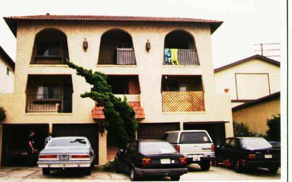 104 E Avenida San Gabriel in San Clemente, CA - Building Photo