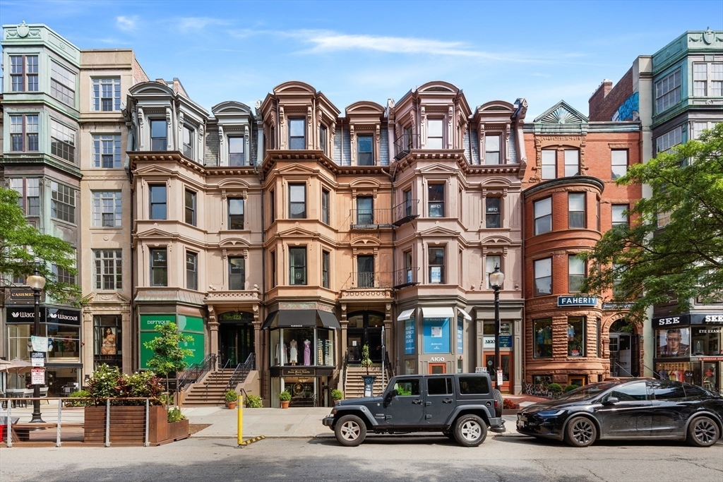 166 Newbury St, Unit 2 in Boston, MA - Foto de edificio