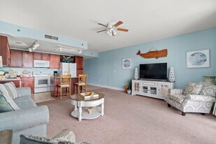 9860 S Thomas Dr in Panama City Beach, FL - Building Photo