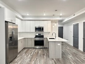 1421 N Franklin St, Unit 1