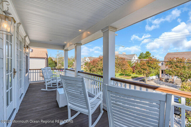 304 Atlantic Ave in Point Pleasant Beach, NJ - Foto de edificio - Building Photo