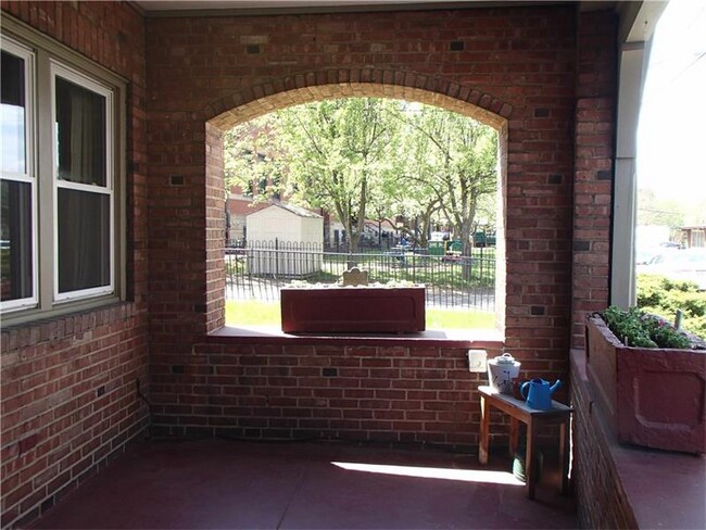 5642 Solway St in Pittsburgh, PA - Foto de edificio - Building Photo