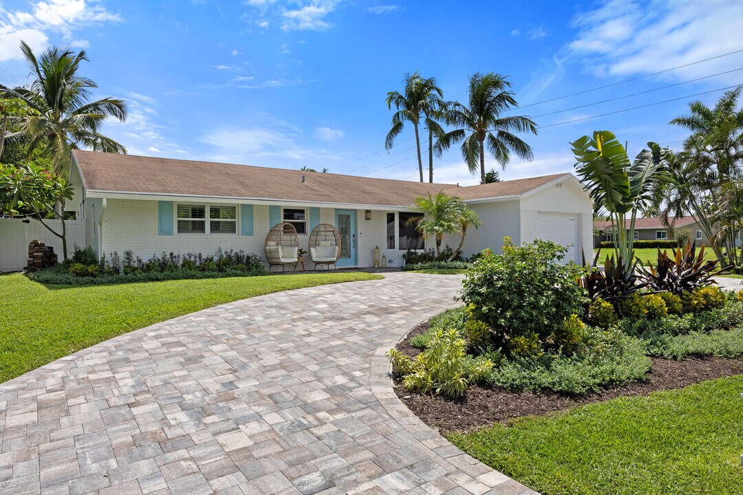 1096 SW 27th Ave in Boynton Beach, FL - Building Photo