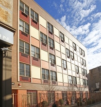1013 Broadway in Brooklyn, NY - Foto de edificio - Building Photo