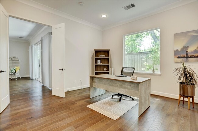 property at 1715 Maravilla Dr
