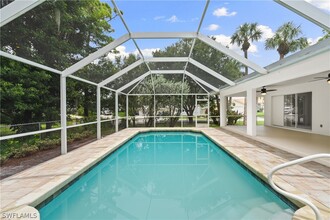 404 Anchor Way in North Fort Myers, FL - Foto de edificio - Building Photo