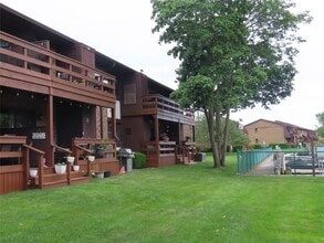 103 Mariners Way in Copiague, NY - Building Photo - Building Photo