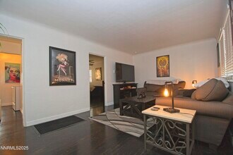 1360 Plumas St in Reno, NV - Building Photo - Building Photo