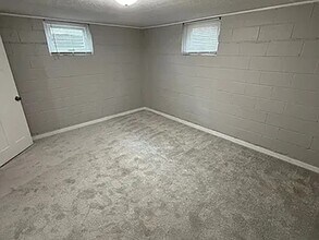 221 N 33rd St, Unit #1 in Lincoln, NE - Foto de edificio - Building Photo