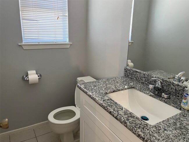 402 Oak Harbor Dr
