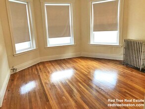 1350 Commonwealth Ave, Unit 1 in Boston, MA - Building Photo - Building Photo