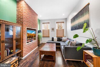 1236 Snyder Ave in Philadelphia, PA - Building Photo - Building Photo