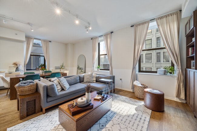 310 S Michigan Ave, Unit 1009 in Chicago, IL - Building Photo - Building Photo