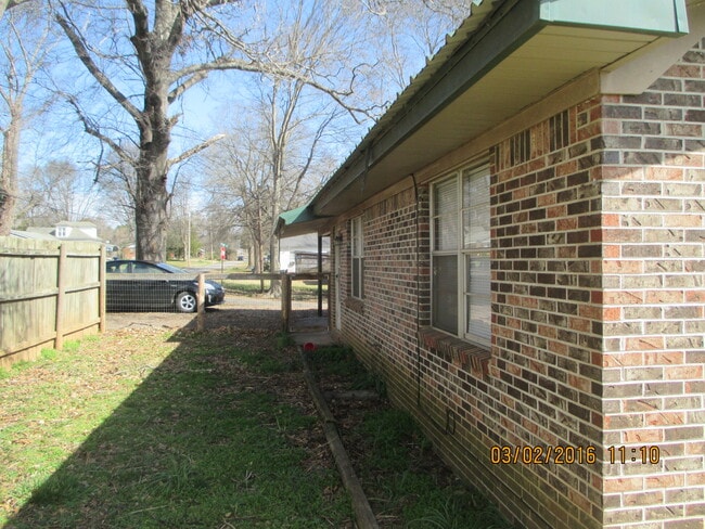 213 Cazort St in Lamar, AR - Foto de edificio - Building Photo