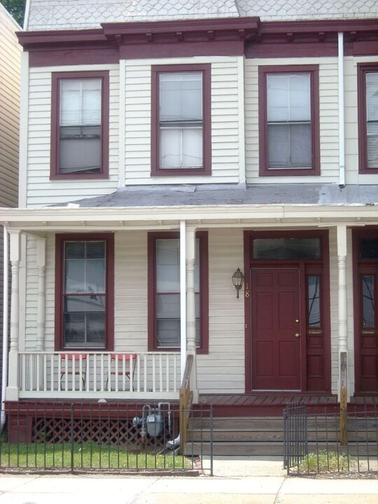 18 S Robinson St in Richmond, VA - Building Photo