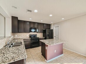 503 Carrington St in Hutto, TX - Foto de edificio - Building Photo