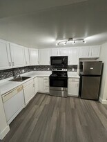 7290 W Dean Rd in Milwaukee, WI - Building Photo