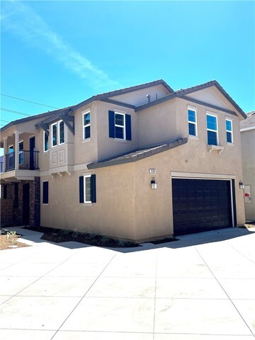 1590 Redwoods Drive Pl in Upland, CA - Building Photo