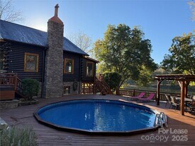 1011 Lakeshore Dr in Belmont, NC - Building Photo