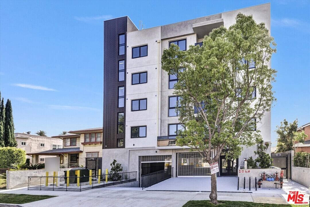 1537 S Wilton Pl in Los Angeles, CA - Building Photo
