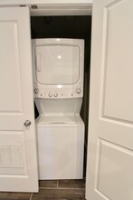 9 Dehon St, Unit 4 in Revere, MA - Foto de edificio - Building Photo