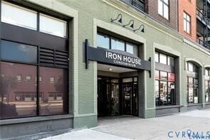 1333 W Broad St, Unit 510 in Richmond, VA - Building Photo