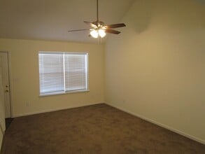 2432-2434-2434 Calder Ct in Columbia, MO - Building Photo - Building Photo