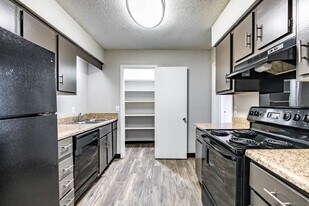 Dominion House in Nashville, TN - Building Photo