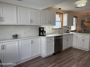 276 1st Ave in Manasquan, NJ - Building Photo - Building Photo