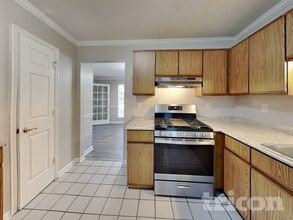 5625 Longbow Dr in Stone Mountain, GA - Building Photo - Building Photo