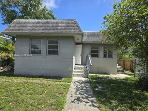 2416 Sherman in Hollywood, FL - Building Photo - Building Photo