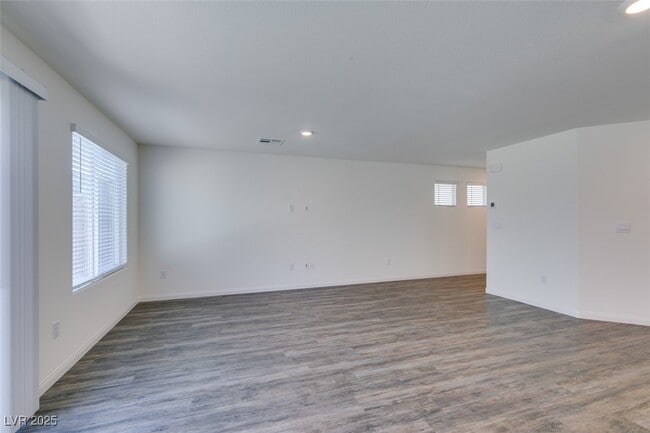 property at 2646 Snapdragon Fls Ave