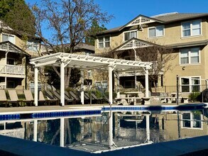 Greystone Apartments in Davis, CA - Building Photo - Building Photo