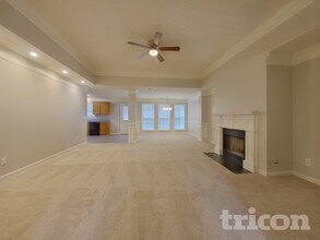 220 Arbor Creek Dr in Dallas, GA - Foto de edificio - Building Photo