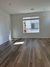 9423 Sepulveda Blvd in Los Angeles, CA - Building Photo - Building Photo