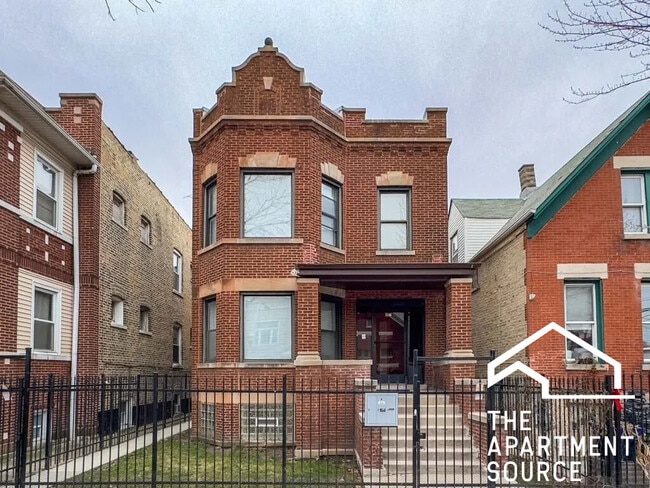 1536 N Hamlin Ave, Unit G