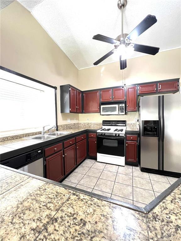 4620 Grandview Dr in Palmdale, CA - Building Photo - Building Photo