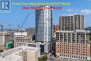 20 George St in Hamilton, ON - Building Photo