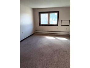 1324 Black Oak Ave-Unit -111 in Montevideo, MN - Building Photo - Building Photo