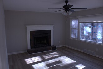 13070 New Halls Ferry Road in Florissant, MO - Building Photo - Building Photo