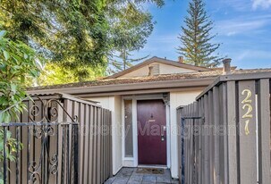 221 Palo Verde Terrace in Santa Cruz, CA - Building Photo