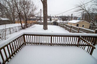 945 Crescent St NE in Grand Rapids, MI - Building Photo - Building Photo