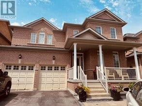 390 Marble Pl in Newmarket, ON - Building Photo - Building Photo