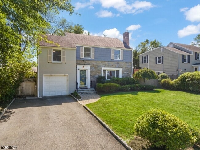 4 Meadowbrook Rd in Millburn, NJ - Building Photo - Building Photo