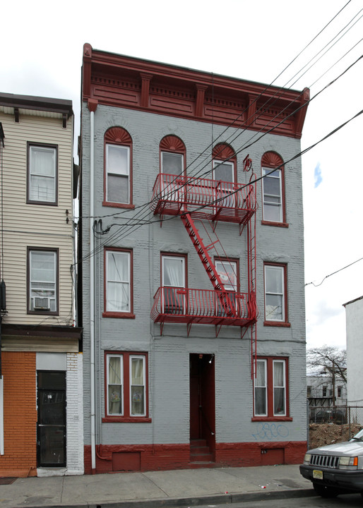 129 3rd St in Passaic, NJ - Building Photo