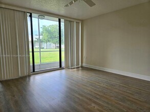 2701 Village Blvd in West Palm Beach, FL - Building Photo - Building Photo