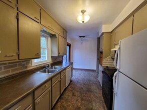 605 Clark Ave in Rothschild, WI - Building Photo - Building Photo