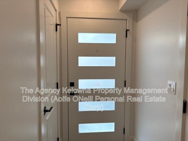 1980 Upper Sundance Dr in West Kelowna, BC - Building Photo - Building Photo