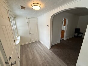 8127 Hudson Ave in Warren, MI - Building Photo - Building Photo